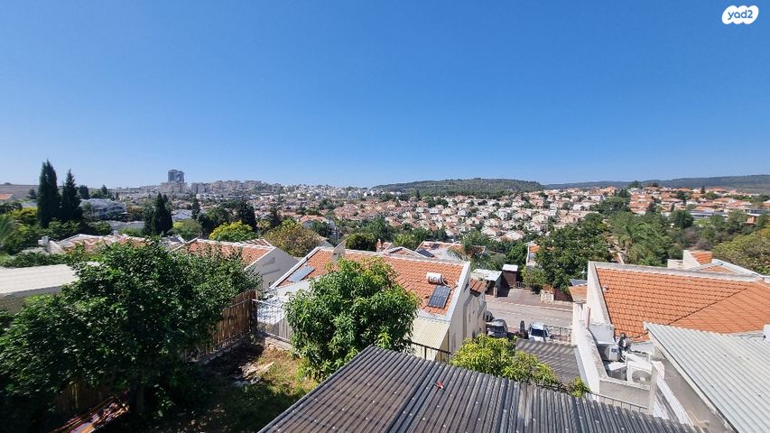 דו משפחתי, גבעת אלונים, יקנעם עילית