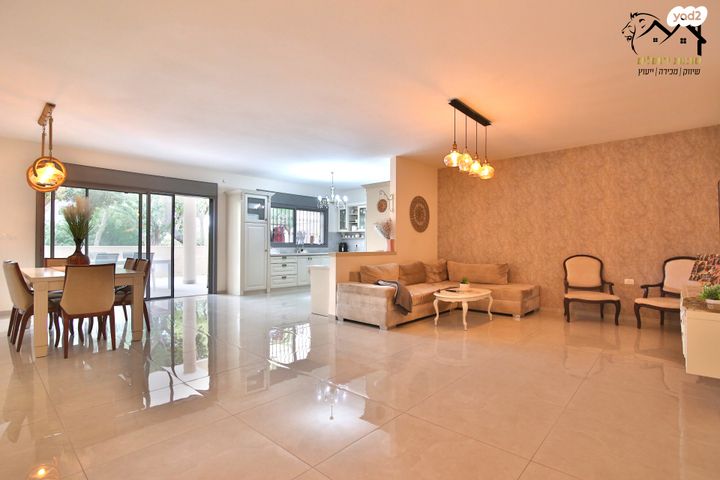 דירת גן, שדרות בורוכוב 21, מרכז העיר, קרית אתא