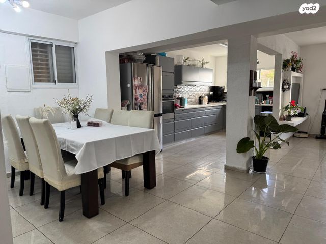 דירת גן, יוסף גדיש, עכו