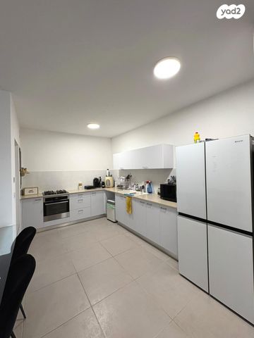 דירה, שדרות הרצל, יבנה