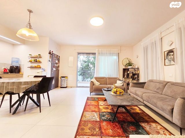 עג'מי, גבעת העליה