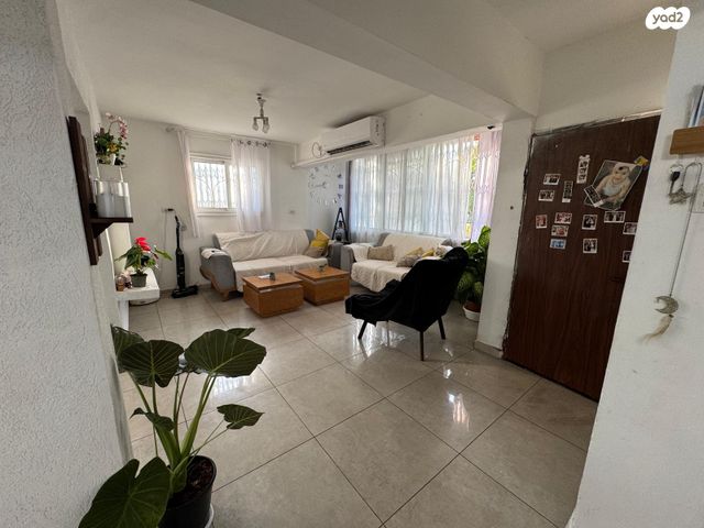 דירת גן, יוסף גדיש, עכו