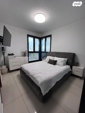 דירה, הרב ניסנבאום 37, בת ים