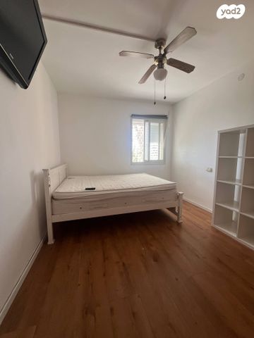 דירה, אדמונד פלג, חיפה