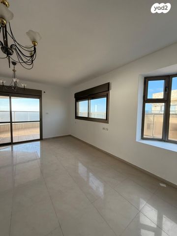 דירה, פייר קניג, נוף הטיילת, נתניה