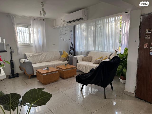 דירת גן, יוסף גדיש, עכו