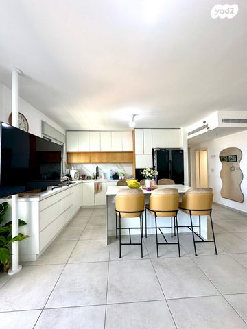 דירה, קרל פופר 9, קרית המדע, נתניה