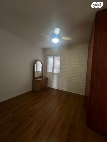 דירה, אדמונד פלג, חיפה