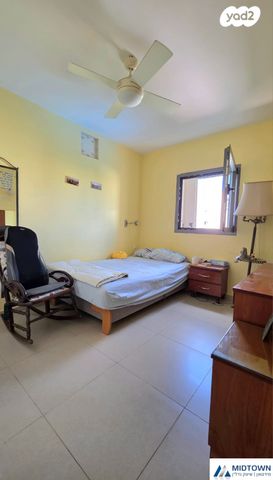 דירה, ד"ר משה סנה 31, הזמר העברי, כפר סבא