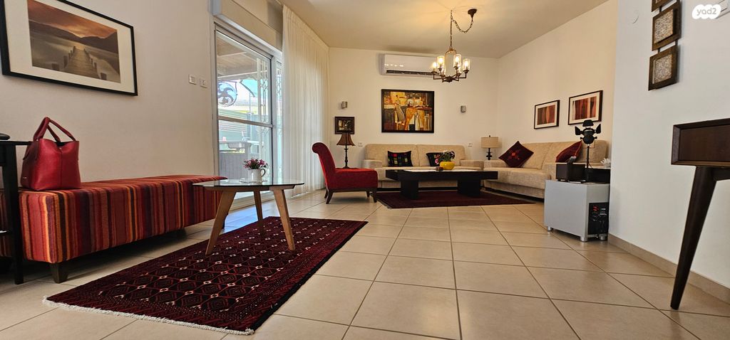 דירת גן, יוסף כתראן, נווה יוני נתניהו, עכו