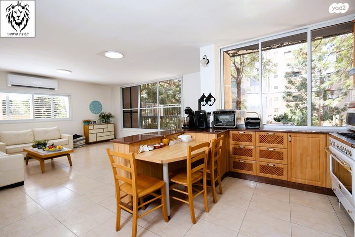 דירה, א' / צפון מזרח העיר, רחובות