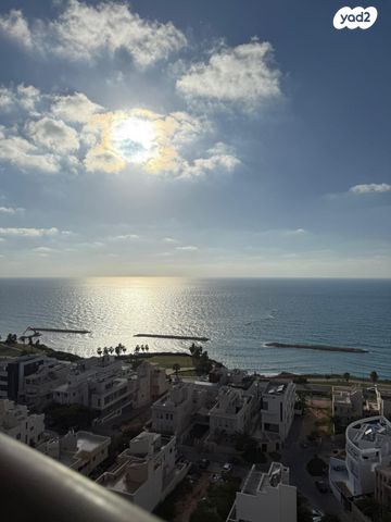 דירה, פייר קניג, נוף הטיילת, נתניה