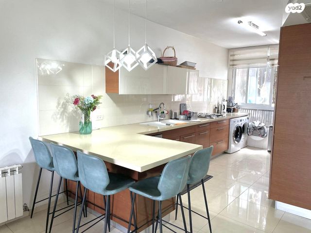 דו משפחתי, מדבר סיני, גבעת המבתר, ירושלים