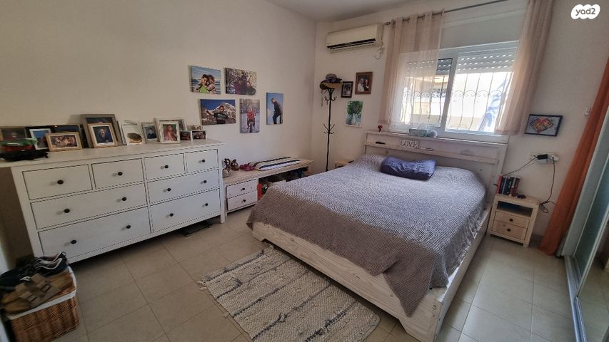 דו משפחתי, גבעת אלונים, יקנעם עילית