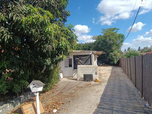 דו משפחתי, ישעיהו, קפלן, בנה ביתך, כפר סבא