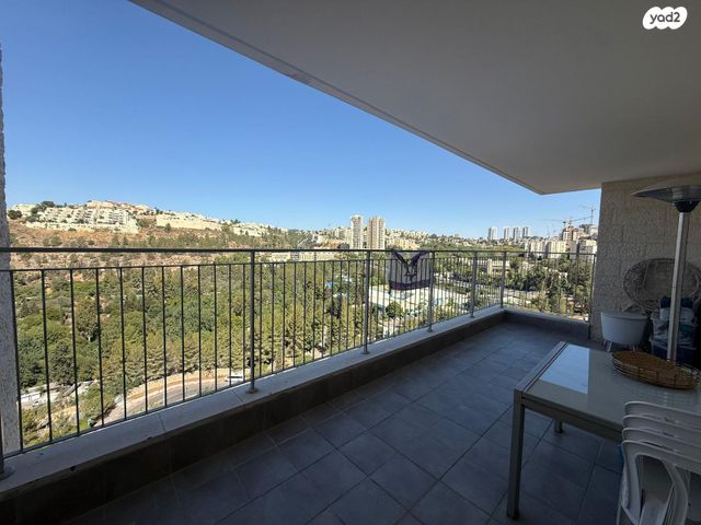 אדמונד סחייק 