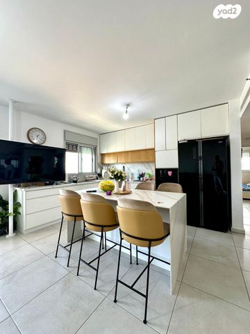 דירה, קרל פופר 9, קרית המדע, נתניה