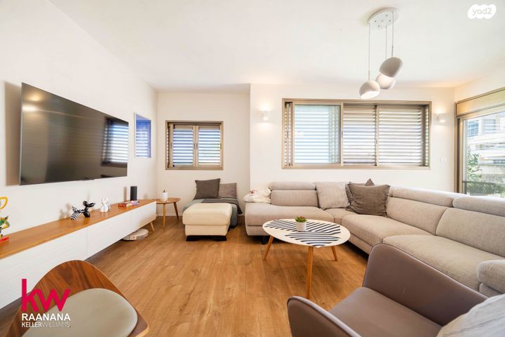 גג/ פנטהאוז, רעננה