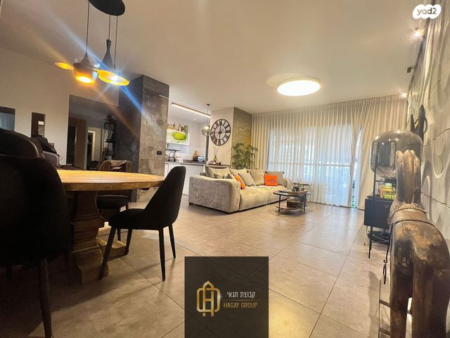 שושנה דמארי 4