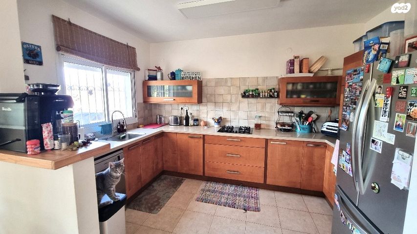 דו משפחתי, גבעת אלונים, יקנעם עילית