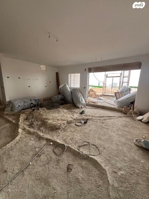 גג/ פנטהאוז, יהוד מונוסון