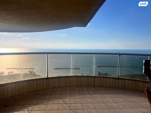 דירה, פייר קניג, נוף הטיילת, נתניה