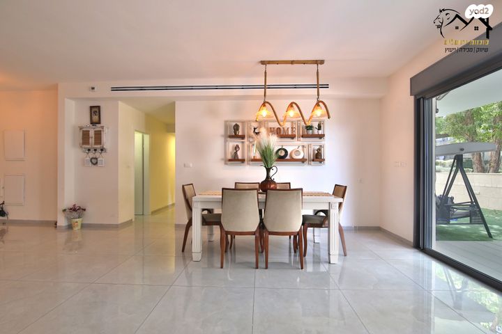 דירת גן, שדרות בורוכוב 21, מרכז העיר, קרית אתא