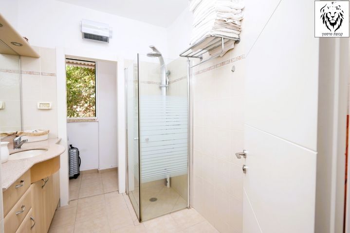 דירה, א' / צפון מזרח העיר, רחובות