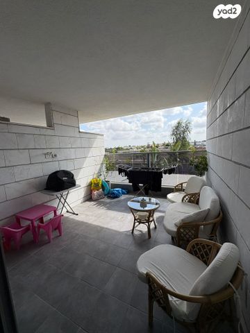 דירה, שדרות הרצל, יבנה