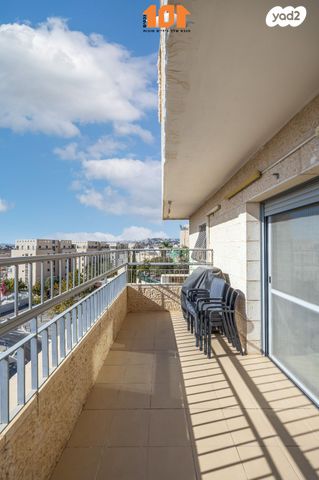 דירה, אליהו קורן, חומת שמואל, הר חומה, ירושלים