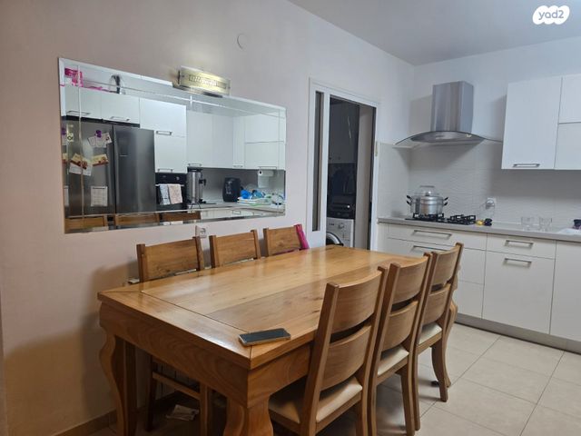 דירה, פסגת זאב, ירושלים