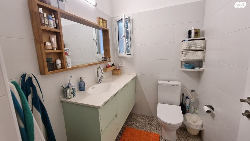 דו משפחתי, גבעת אלונים, יקנעם עילית