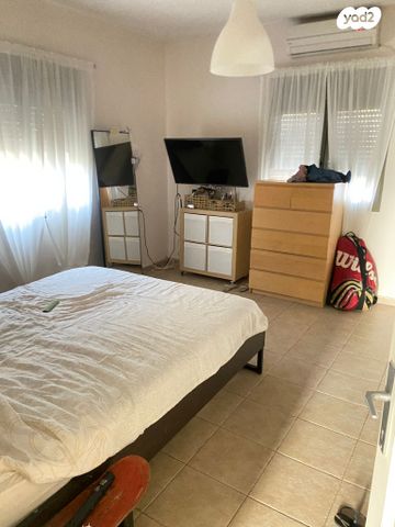 דו משפחתי, ברנדייס, חדרה