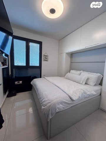 דירה, הרב ניסנבאום 37, בת ים