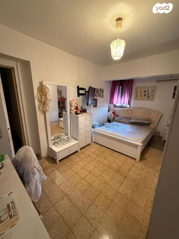 שדרות ביאליק 8