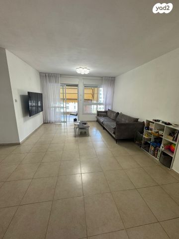 דירה, שמואל כהן יוחננוף, קרית שלום, תל אביב יפו