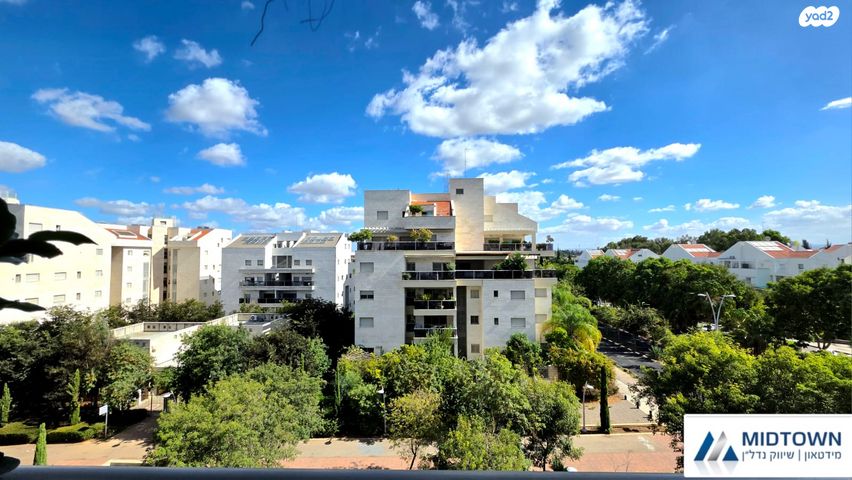 דירה, ד"ר משה סנה 31, הזמר העברי, כפר סבא