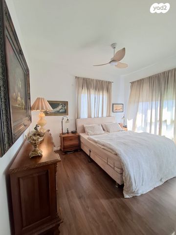 גג/ פנטהאוז, אהבת אדם, שרונה, כפר יונה