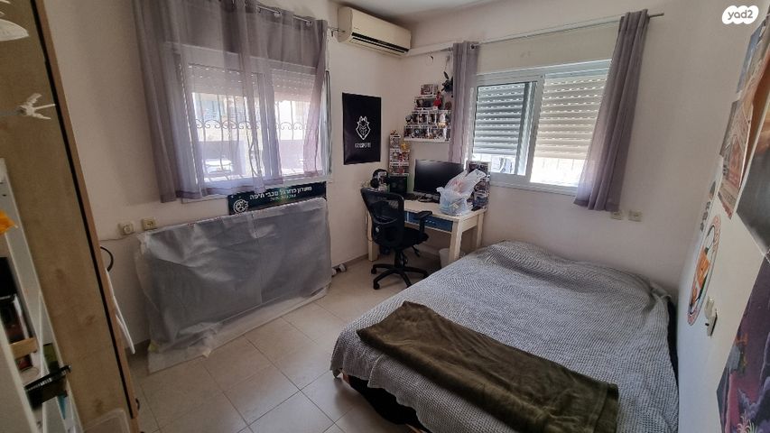 דו משפחתי, גבעת אלונים, יקנעם עילית