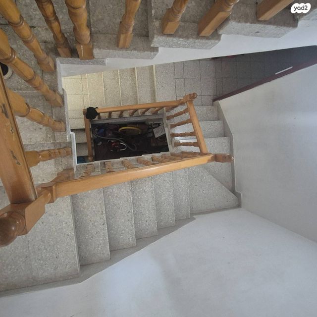 דו משפחתי, אבן גבירול, רחובות