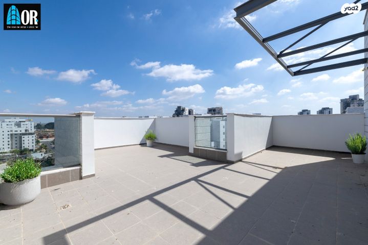 דופלקס, ש"י עגנון, נאות שמיר, יבנה