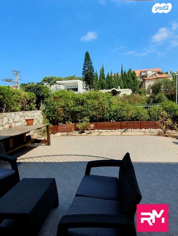 דו משפחתי, מושבה מרכז, זכרון יעקב