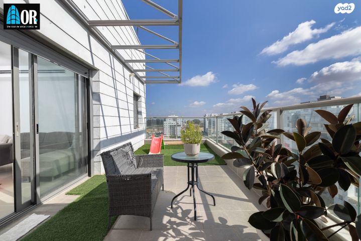 דופלקס, ש"י עגנון, נאות שמיר, יבנה