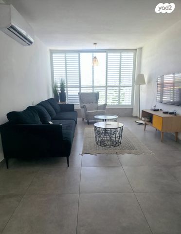 נאות שושנים