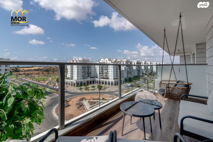 דירה, נאות שמיר, יבנה