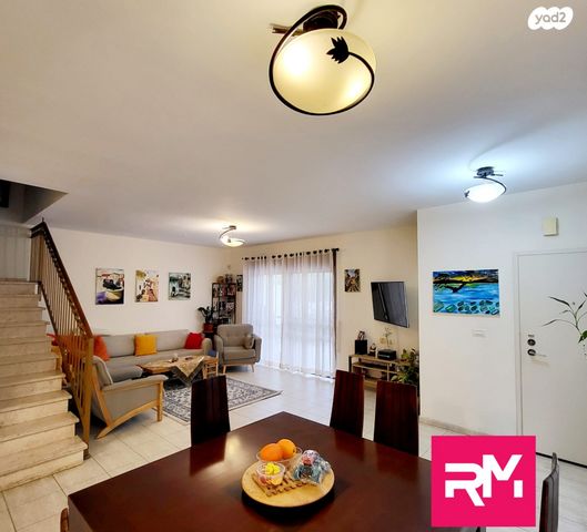 דו משפחתי, מושבה מרכז, זכרון יעקב