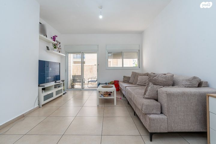 דירה, החסידה, בית"ר, יד שמואל, חדרה