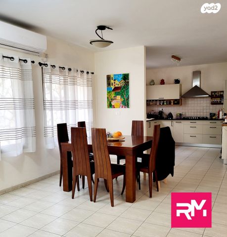 דו משפחתי, מושבה מרכז, זכרון יעקב