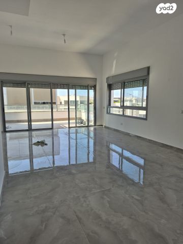 גג/ פנטהאוז, מרים ילן שטקליס 5, נאות שדה, רעננה