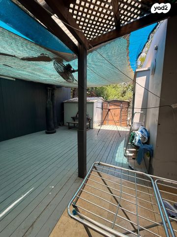 דירת גן, שרה אהרונסון, אזור הבילויים, רמת גן